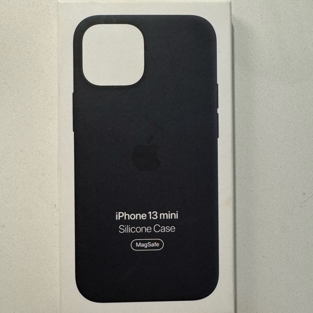 Apple Black iPhone 13 Case Sleek Silicone Design